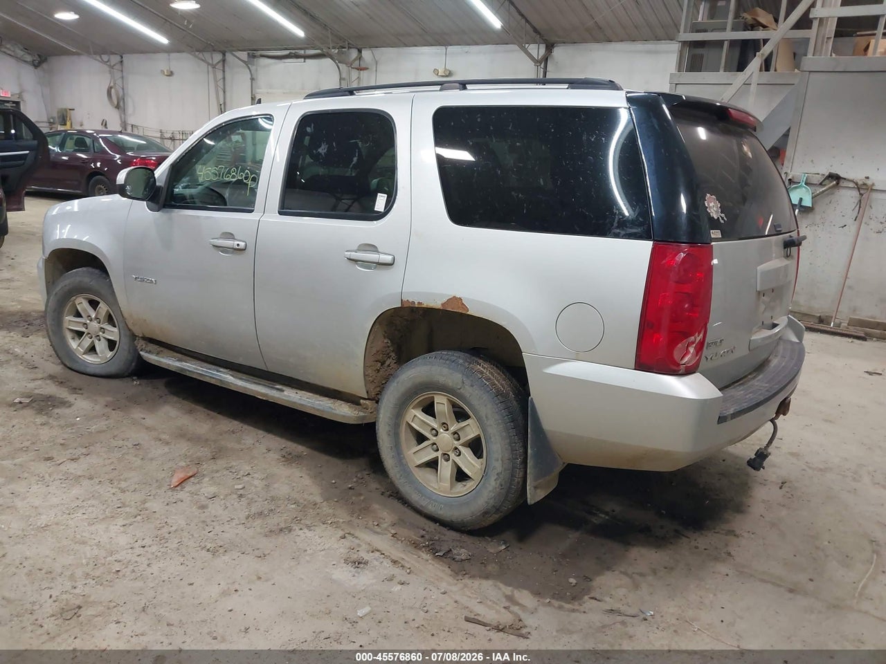 2011 GMC YUKON SLE · 3/10