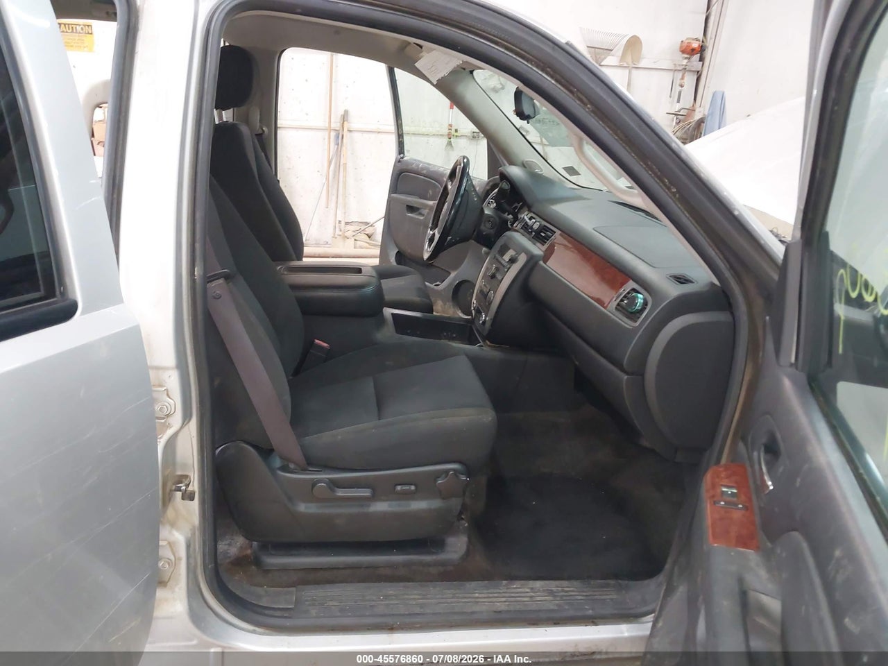 2011 GMC YUKON SLE · 5/10