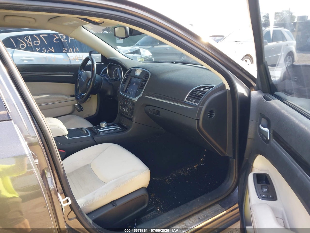 2022 CHRYSLER 300 TOURING AWD · 5/11