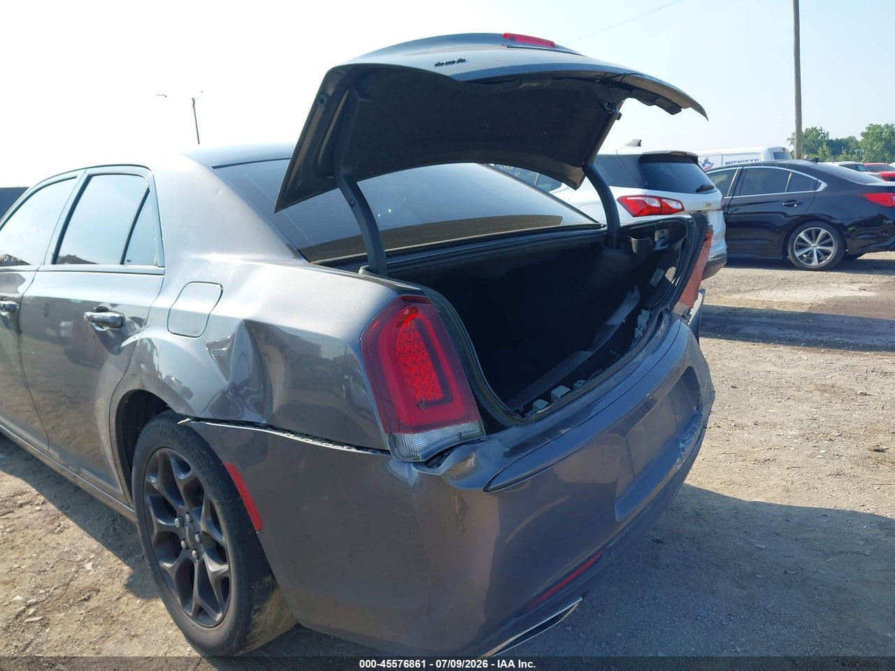 2022 CHRYSLER 300 TOURING AWD · 6/11