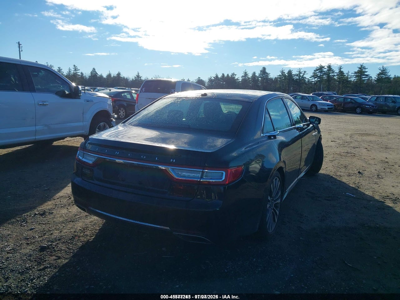 2017 LINCOLN CONTINENTAL SELECT · 4/11
