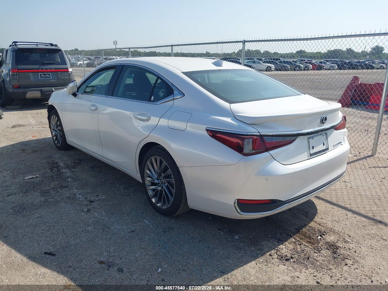 2024 LEXUS ES 300H LUXURY · 3/11