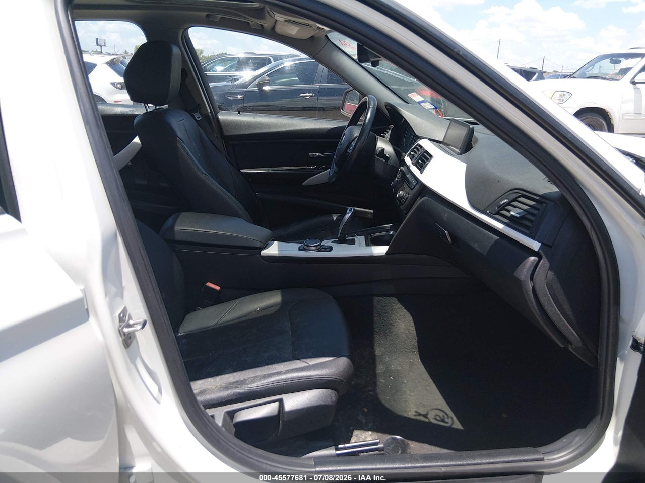 2015 BMW 320I   · 5/11
