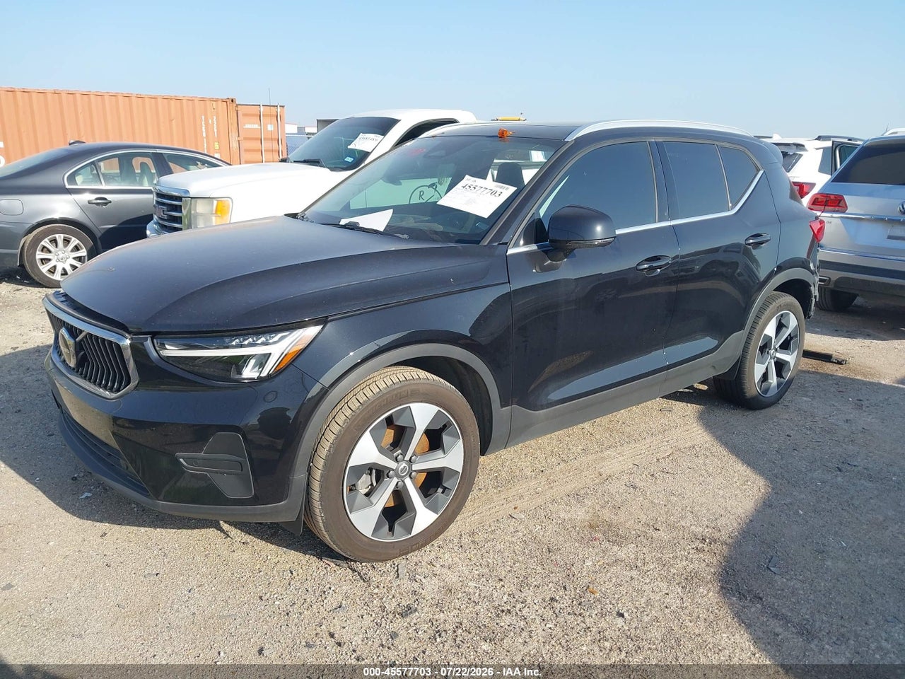 YV4L12UK2R2****** · 2024 VOLVO XC40 B5 CORE BRIGHT THEME · 2/11