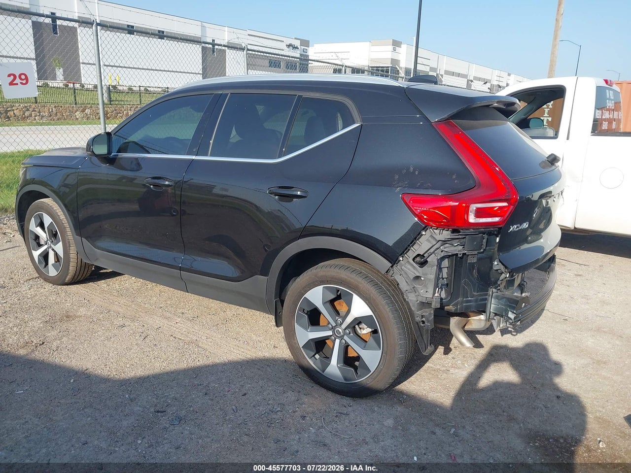 YV4L12UK2R2****** · 2024 VOLVO XC40 B5 CORE BRIGHT THEME · 3/11