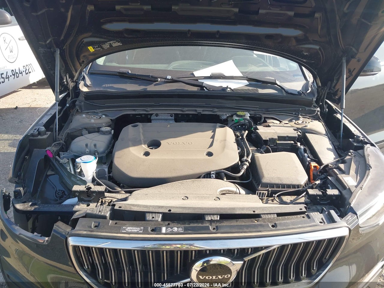 YV4L12UK2R2****** · 2024 VOLVO XC40 B5 CORE BRIGHT THEME · 10/11