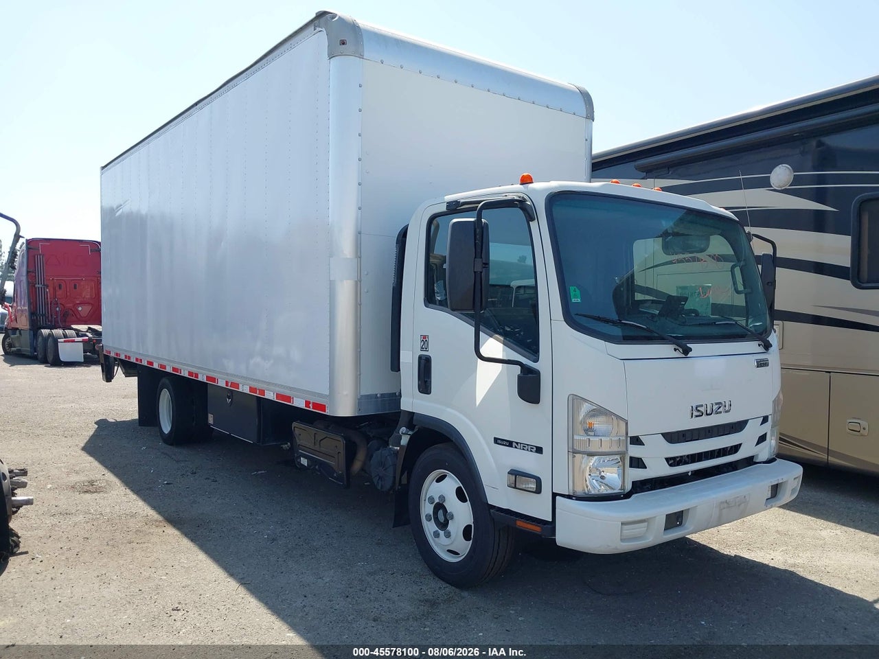 JALE5W162H7****** · 2017 ISUZU NRR DSL REG AT