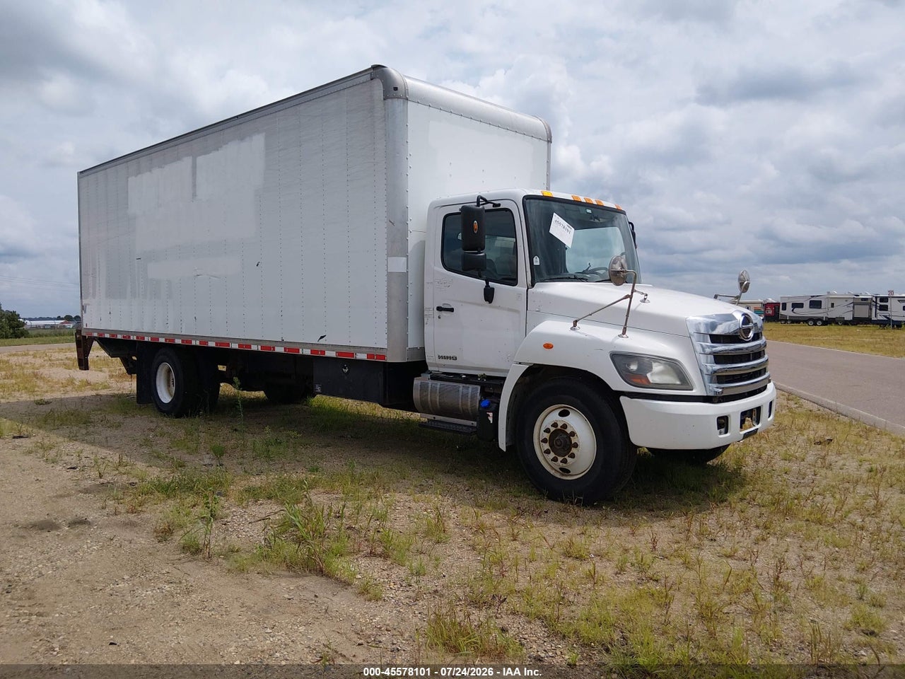 5PVNE8JV8H4****** · 2017 HINO 238/258/268