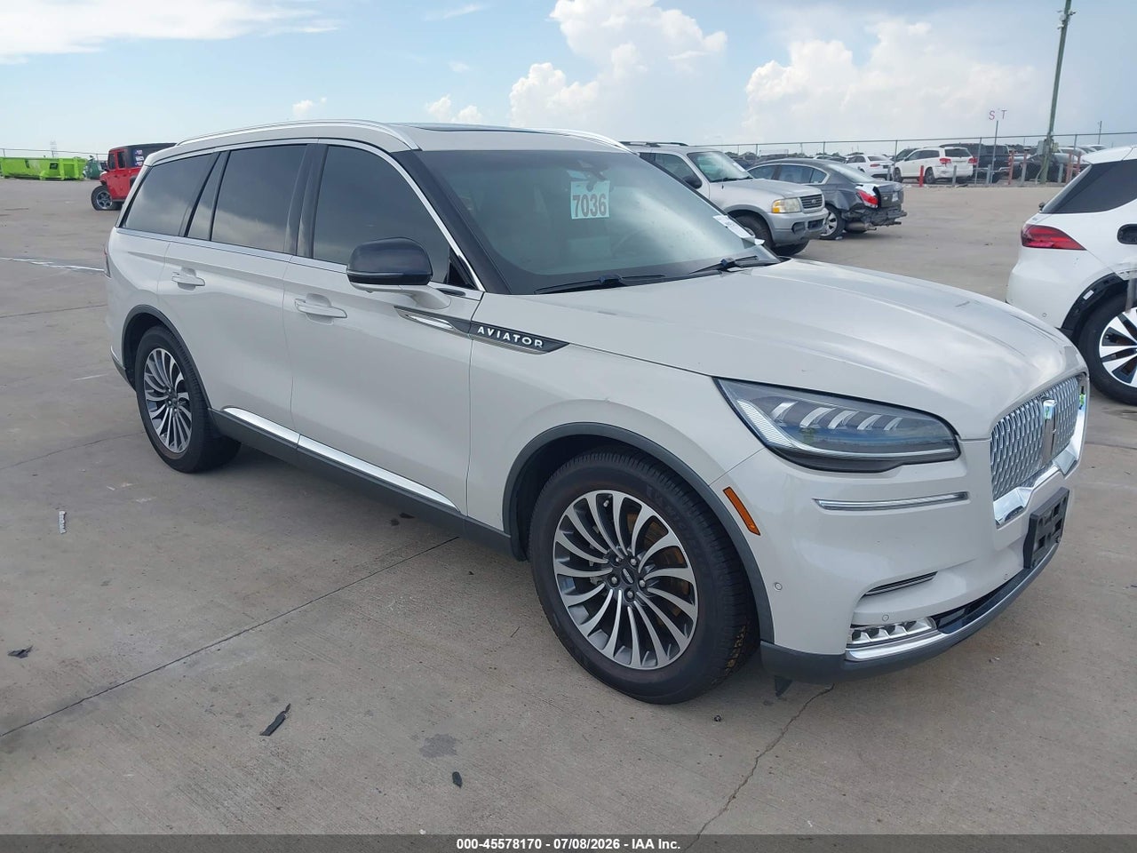 5LM5J7WC3LG****** · 2020 LINCOLN AVIATOR RESERVE
