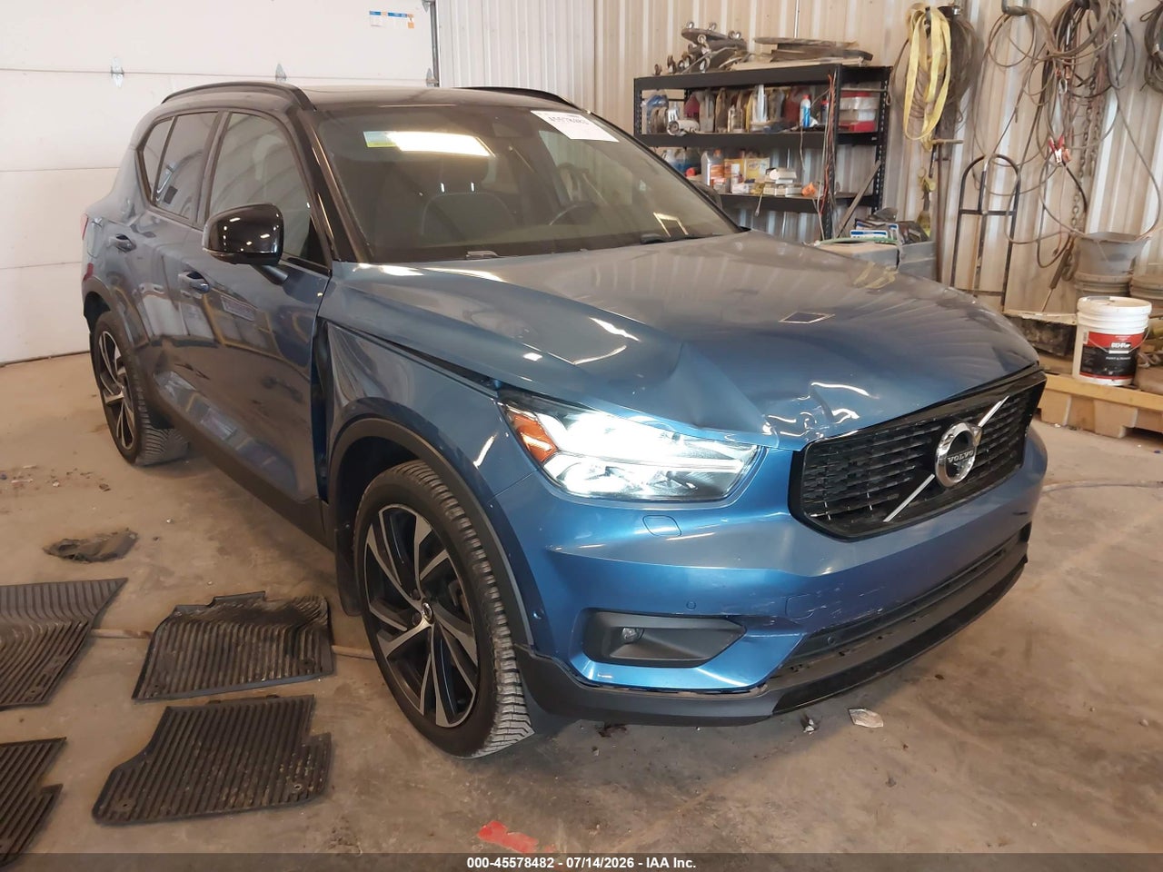 YV4162UM7K2****** · 2019 VOLVO XC40 T5 R-DESIGN