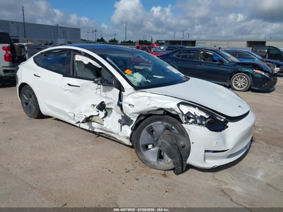 5YJ3E1EA2NF****** · 2022 TESLA MODEL 3 REAR-WHEEL DRIVE