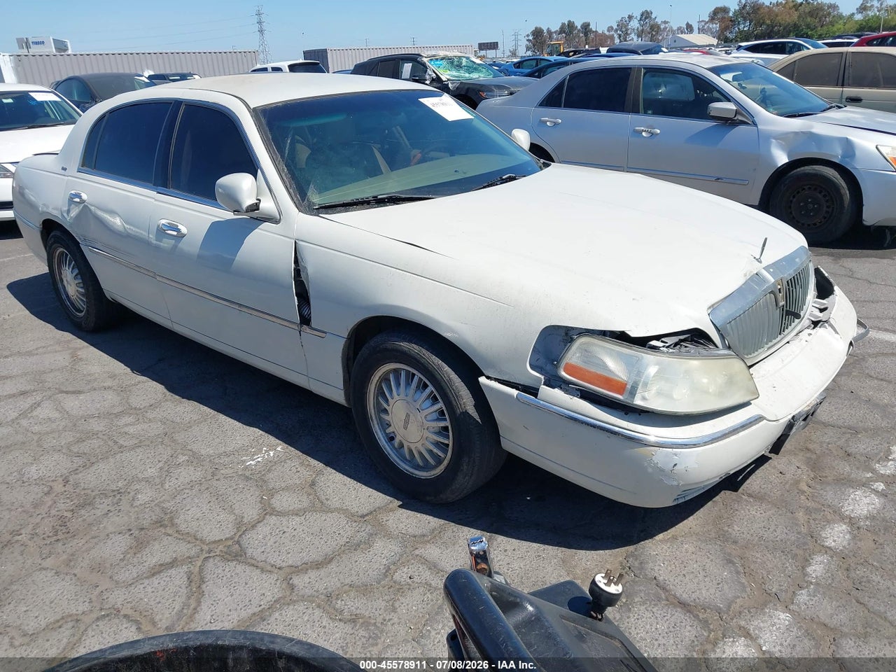1LNHM83W34Y****** · 2004 LINCOLN TOWN CAR ULTIMATE