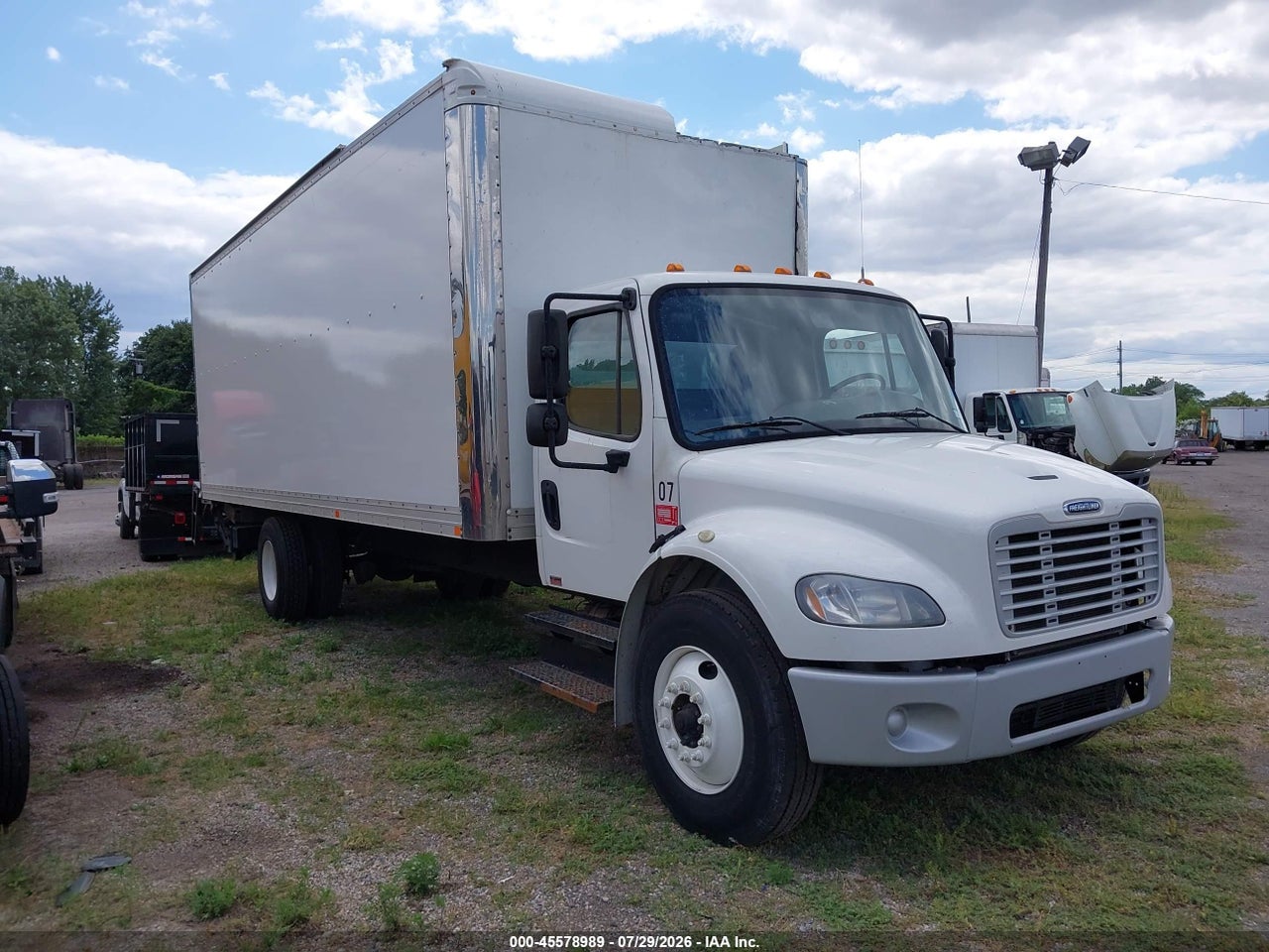 3ALACWFC3JD****** · 2018 FREIGHTLINER M2 106