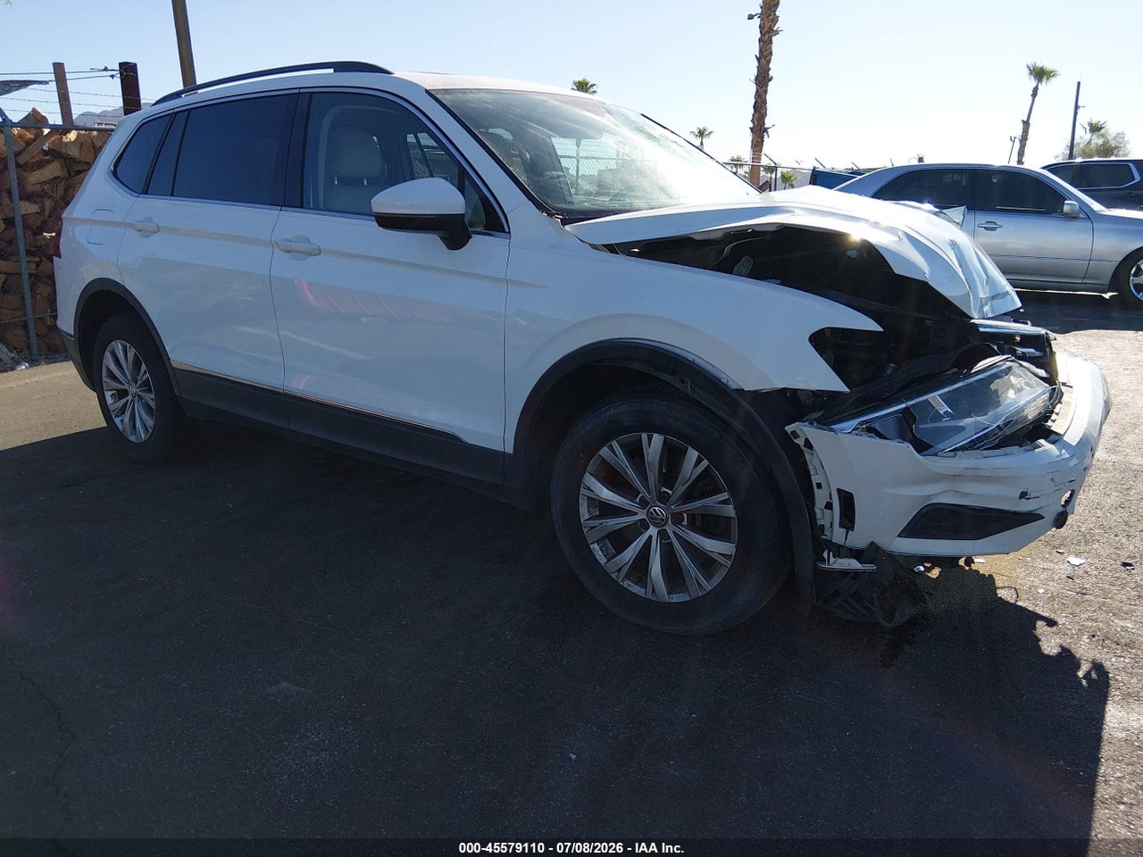 3VV3B7AX2JM****** · 2018 VOLKSWAGEN TIGUAN 2.0T SE/2.0T SEL