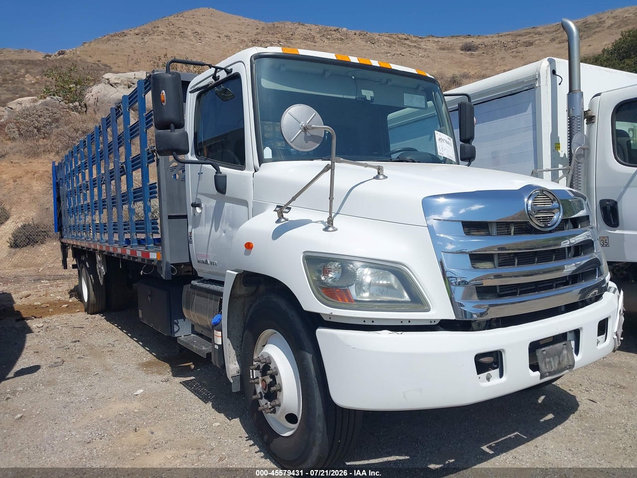 5PVNE8JV8H4****** · 2017 HINO 238/258/268
