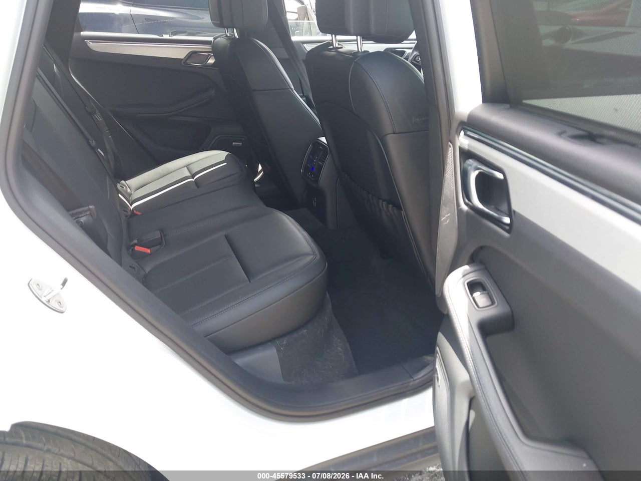 WP1AA2A51TL****** · 2026 PORSCHE MACAN T · 8/11