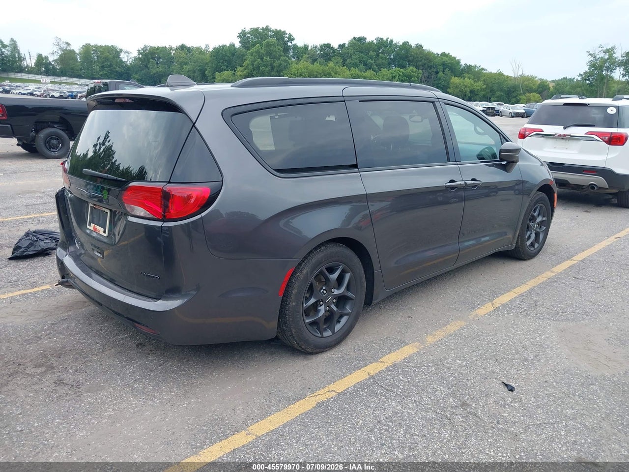2019 CHRYSLER PACIFICA LIMITED · 4/11