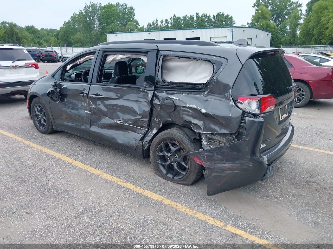 2019 CHRYSLER PACIFICA LIMITED · 3/11