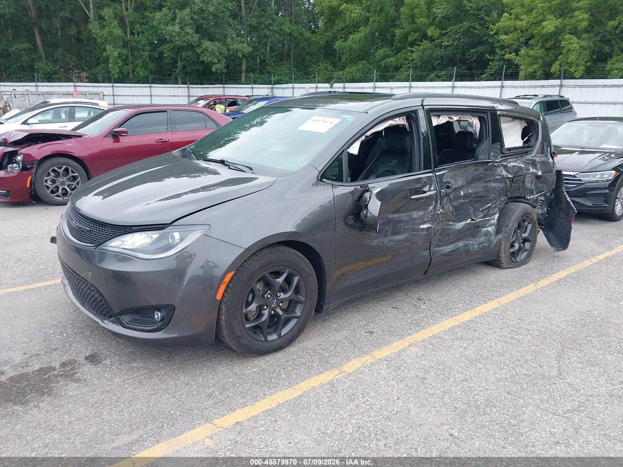 2019 CHRYSLER PACIFICA LIMITED · 2/11