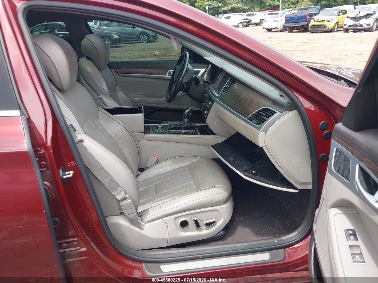 KMHGN4JE8FU****** · 2015 HYUNDAI GENESIS 3.8 · 5/11
