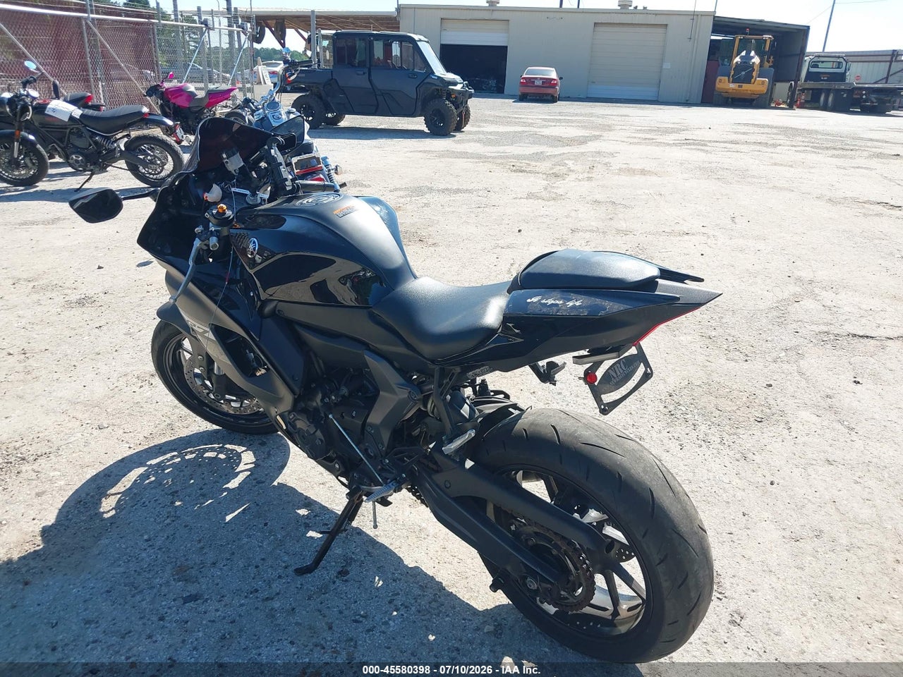 2024 YAMAHA YZFR7 · 3/11