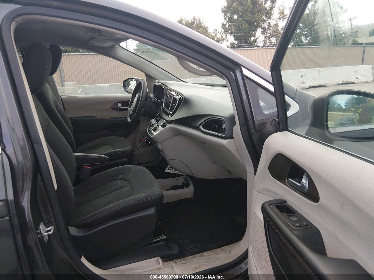 2018 CHRYSLER PACIFICA L · 5/11