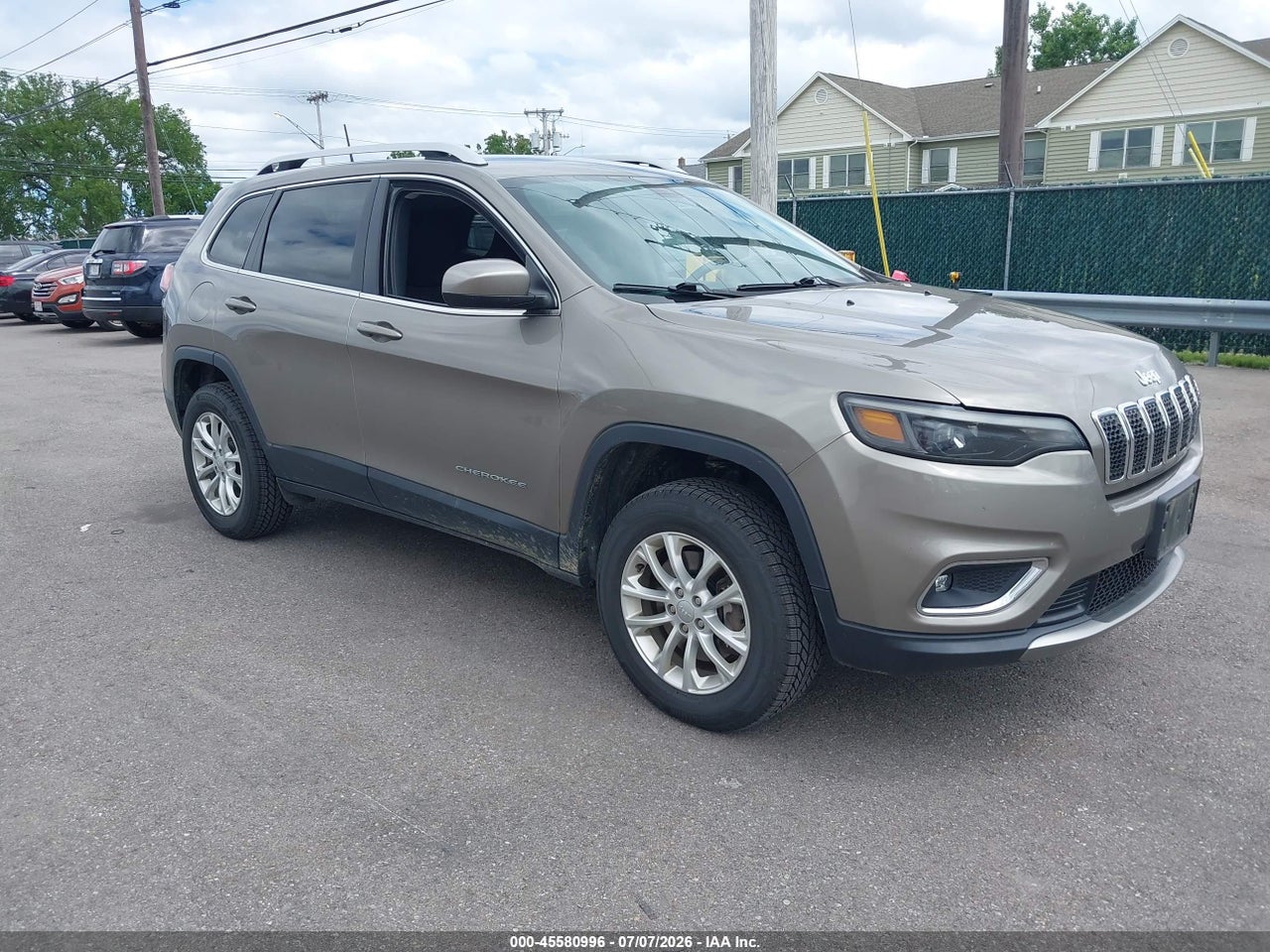 1C4PJMCB7KD****** · 2019 JEEP CHEROKEE LATITUDE 4X4