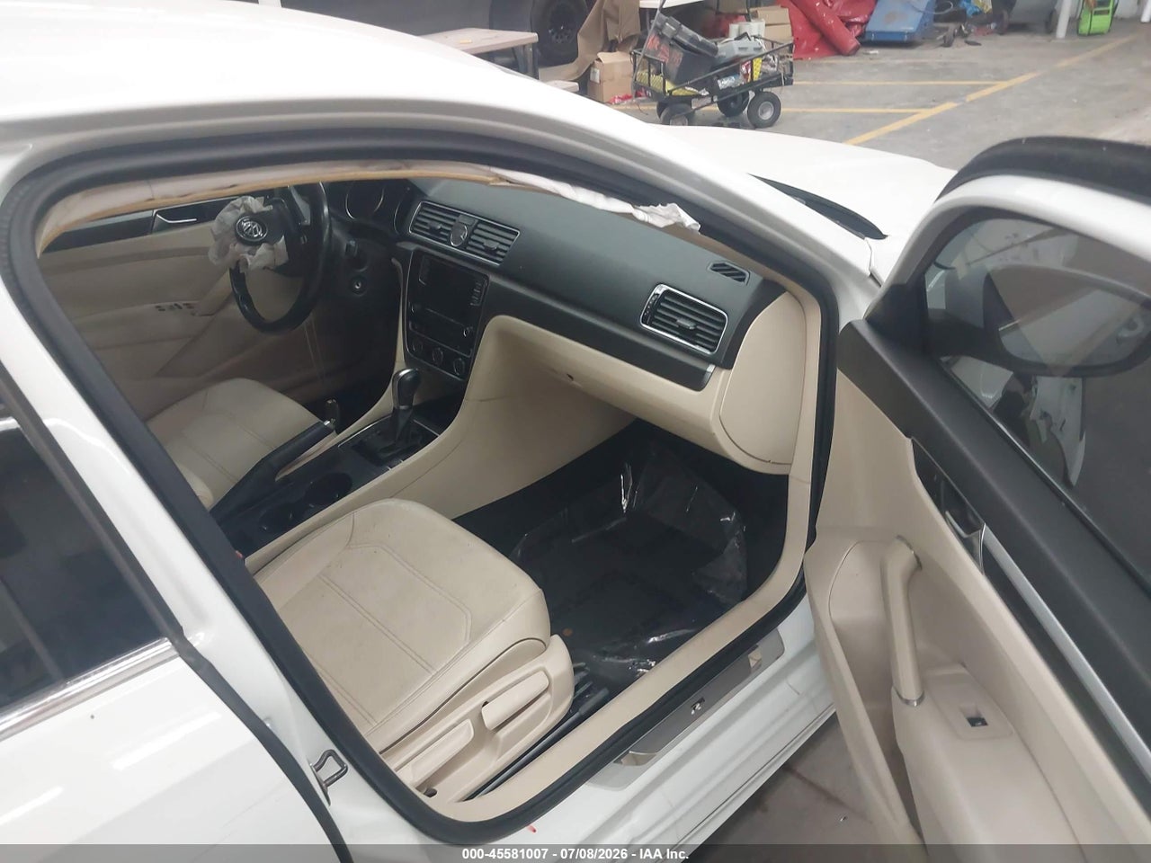 2017 VOLKSWAGEN PASSAT 1.8T R-LINE · 5/11