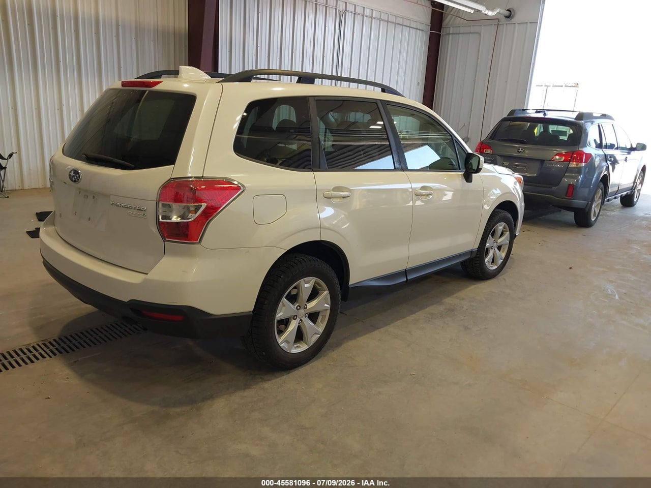 2016 SUBARU FORESTER 2.5I PREMIUM · 4/11