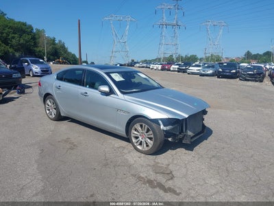 SAJBJ4BV9HC****** · 2017 JAGUAR XF 35T PREMIUM