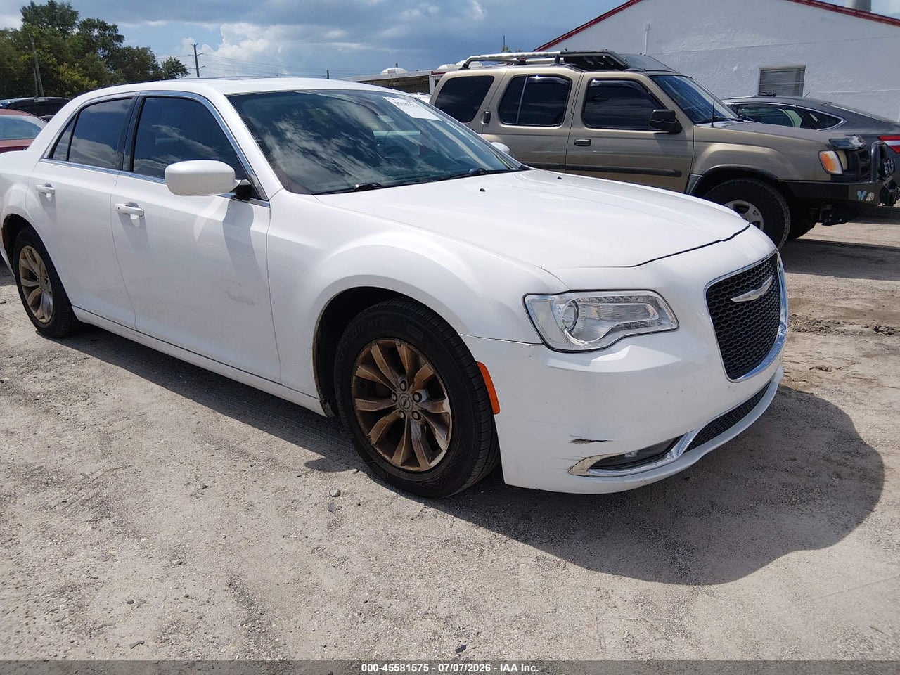 2C3CCAAG0GH****** · 2016 CHRYSLER 300 ANNIVERSARY EDITION