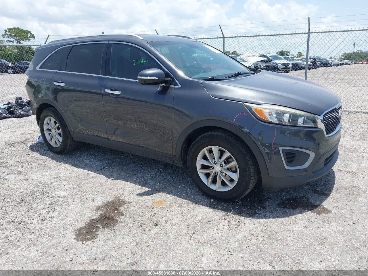 5XYPG4A32JG****** · 2018 KIA SORENTO 2.4L LX