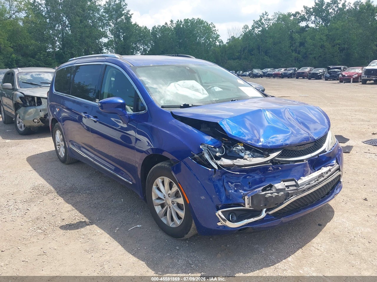 2C4RC1BG1KR****** · 2019 CHRYSLER PACIFICA TOURING L
