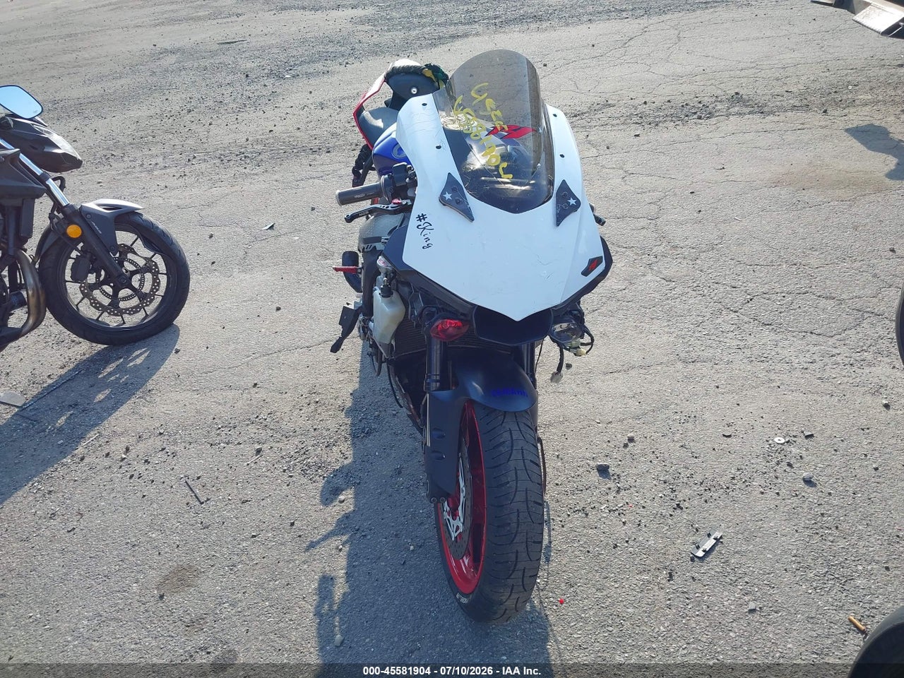 2016 YAMAHA YZFR1S · 5/11