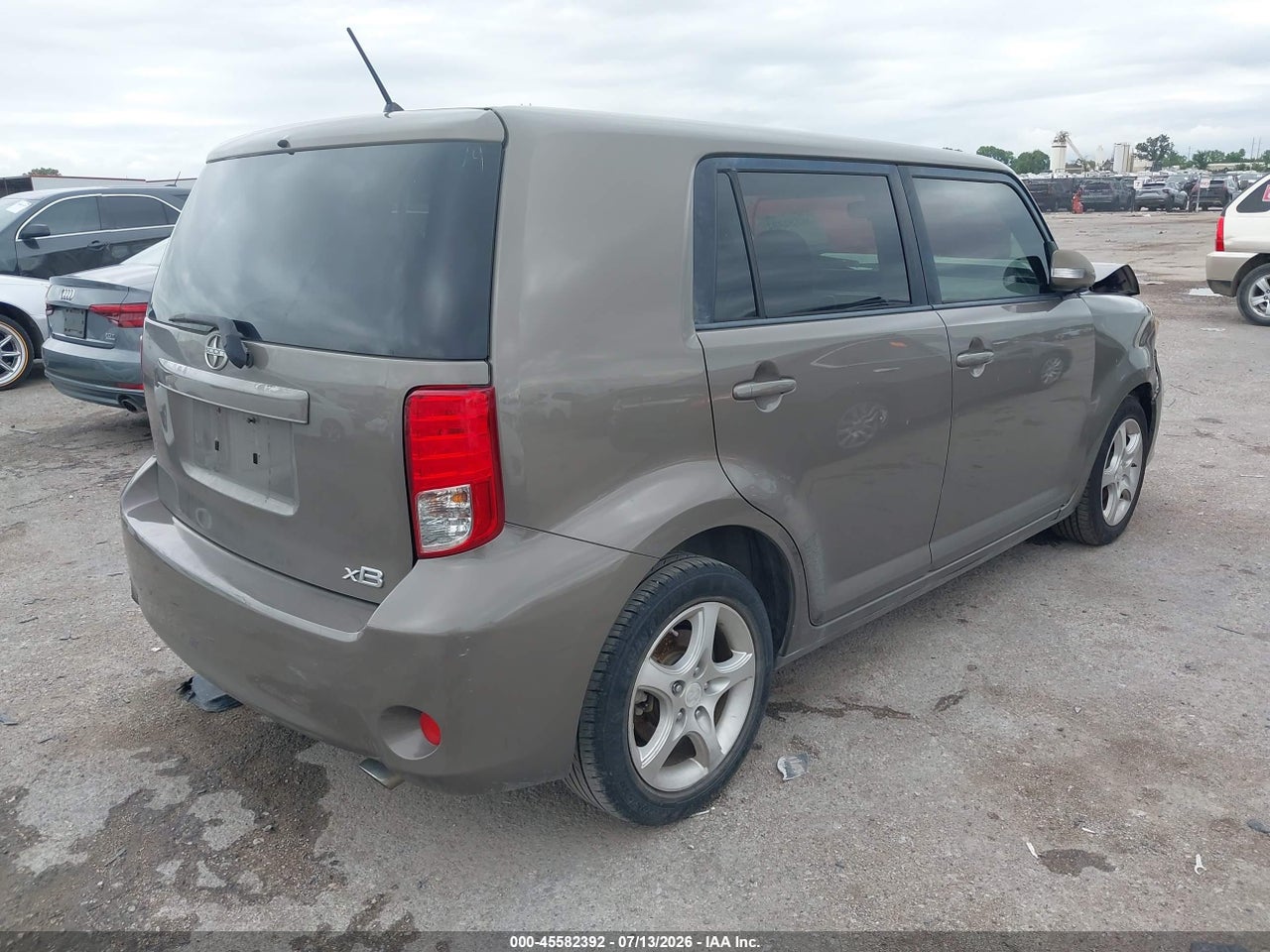 2012 SCION XB   · 4/11