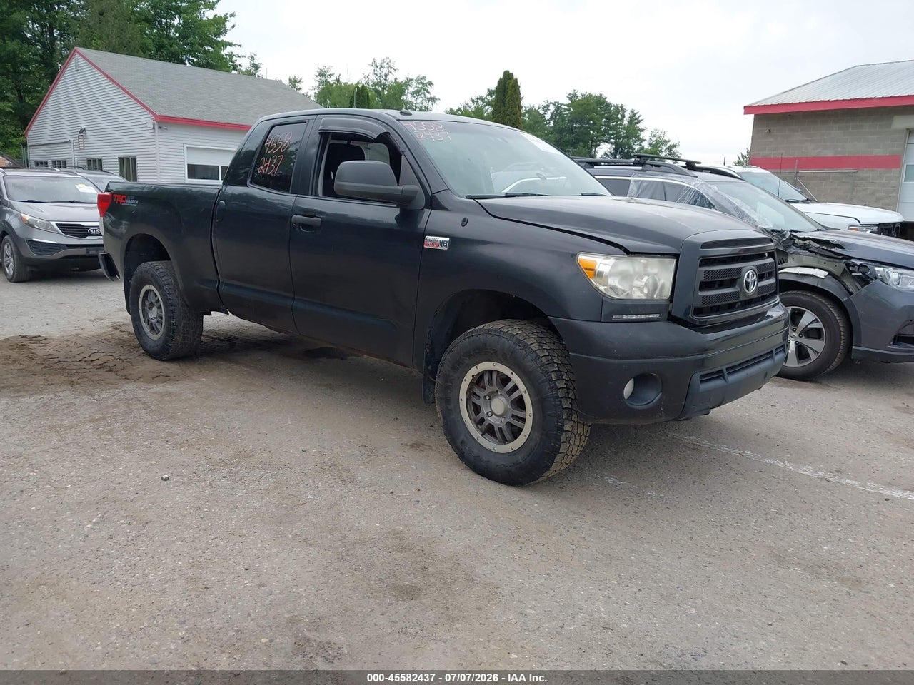 5TFUY5F17AX****** · 2010 TOYOTA TUNDRA GRADE 5.7L V8