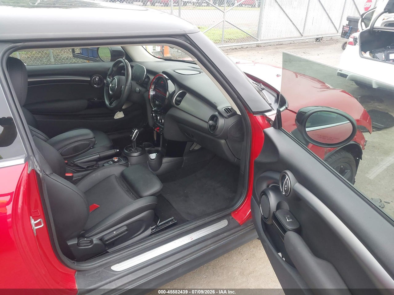WMW53DH09N2****** · 2022 MINI HARDTOP COOPER S · 5/11