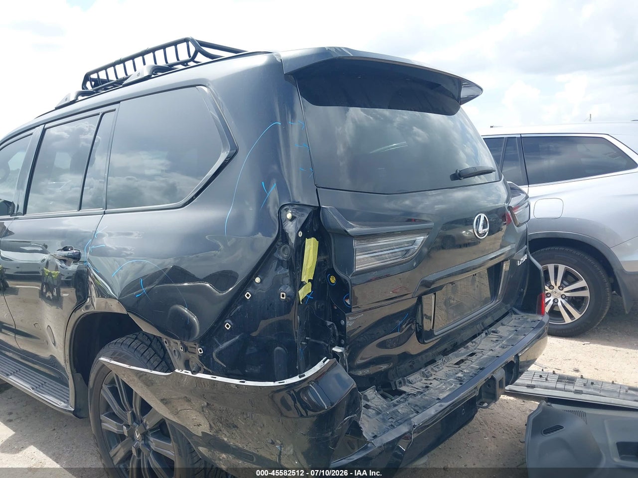 2019 LEXUS LX 570 THREE-ROW · 6/11