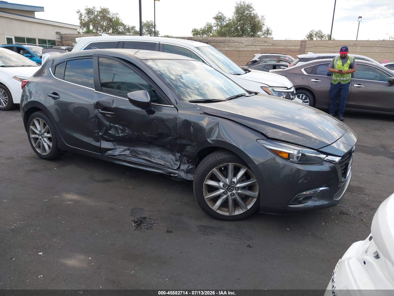 JM1BN1M37H1****** · 2017 MAZDA MAZDA3 GRAND TOURING