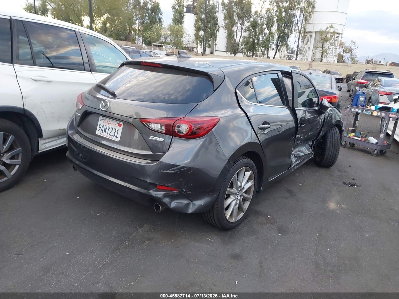 2017 MAZDA MAZDA3 GRAND TOURING · 4/10