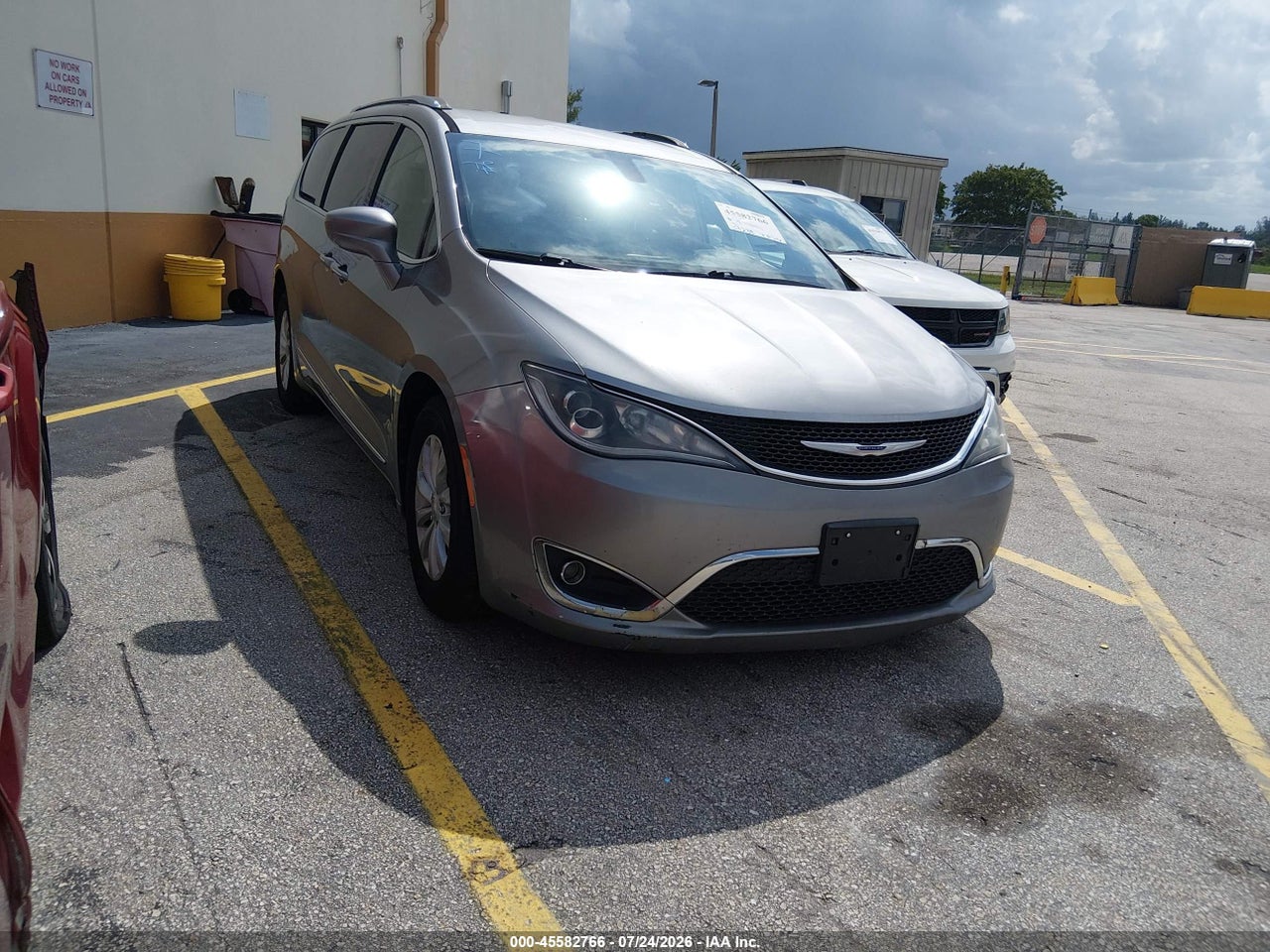 2C4RC1BG7JR****** · 2018 CHRYSLER PACIFICA TOURING L