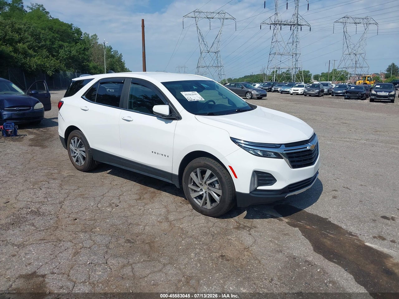 3GNAXKEV3NL****** · 2022 CHEVROLET EQUINOX FWD LT