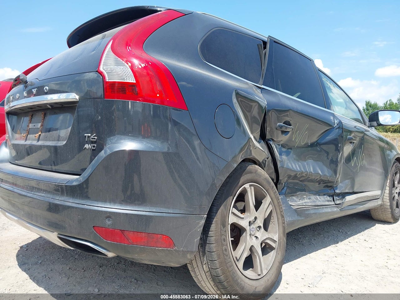 2015 VOLVO XC60 T6 PREMIER PLUS · 6/11