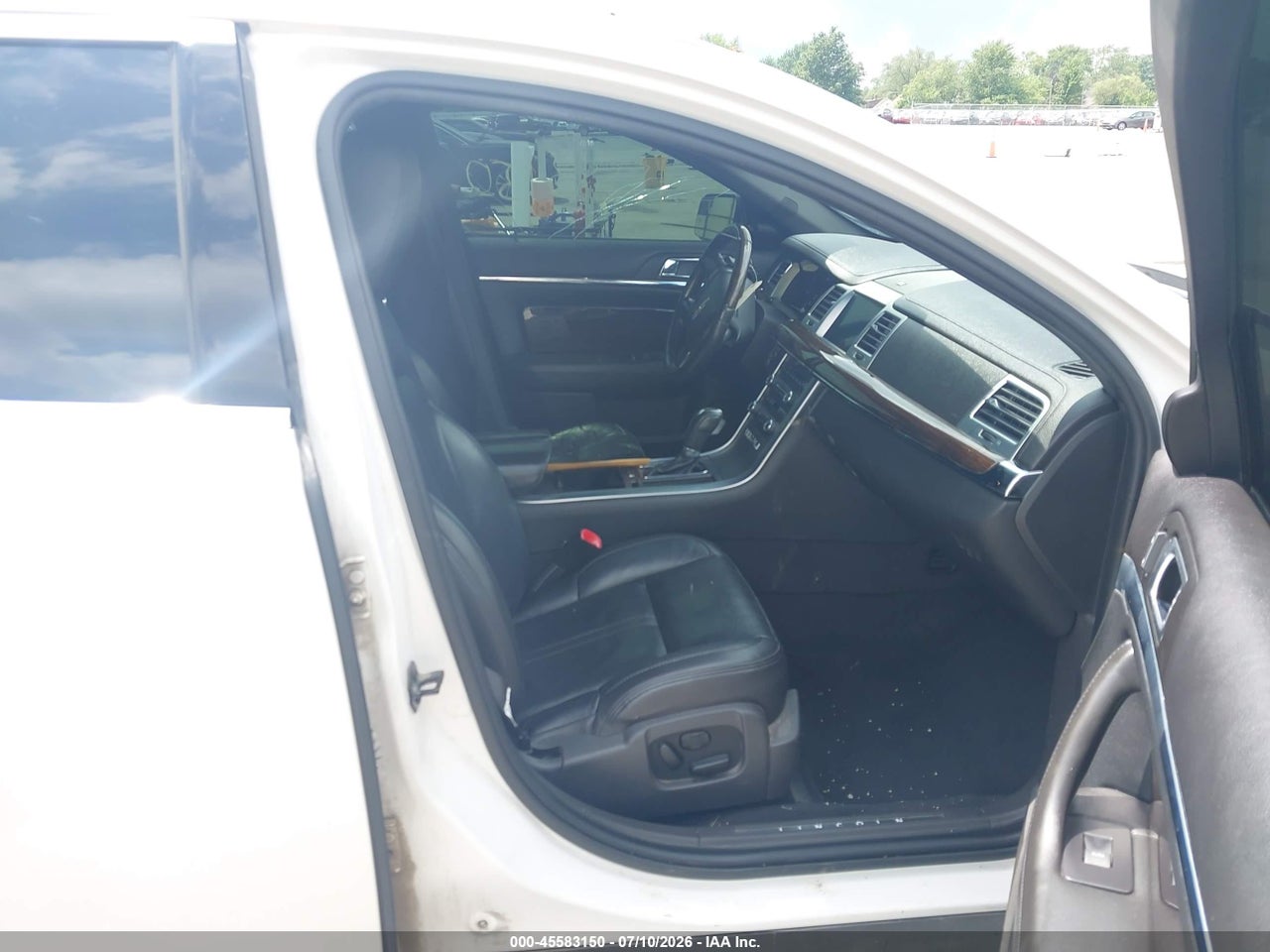 2011 LINCOLN MKS · 5/11