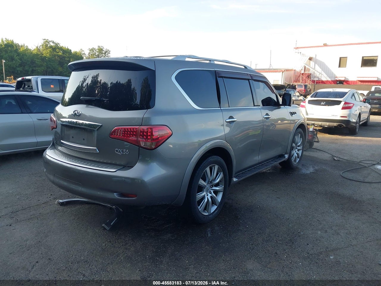 2012 INFINITI QX56 · 4/11