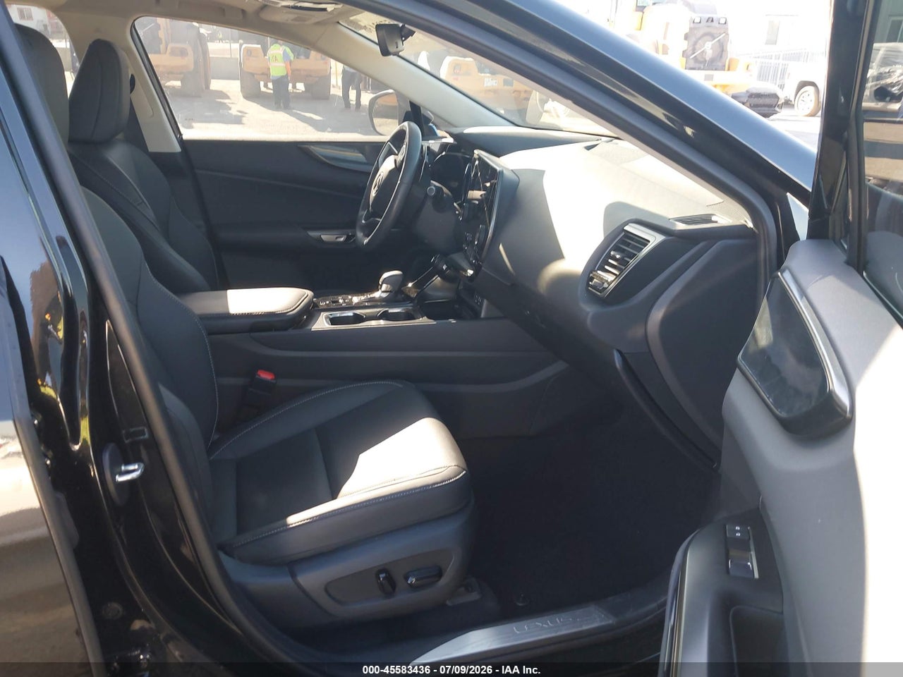 2025 LEXUS NX 250 PREMIUM · 5/11