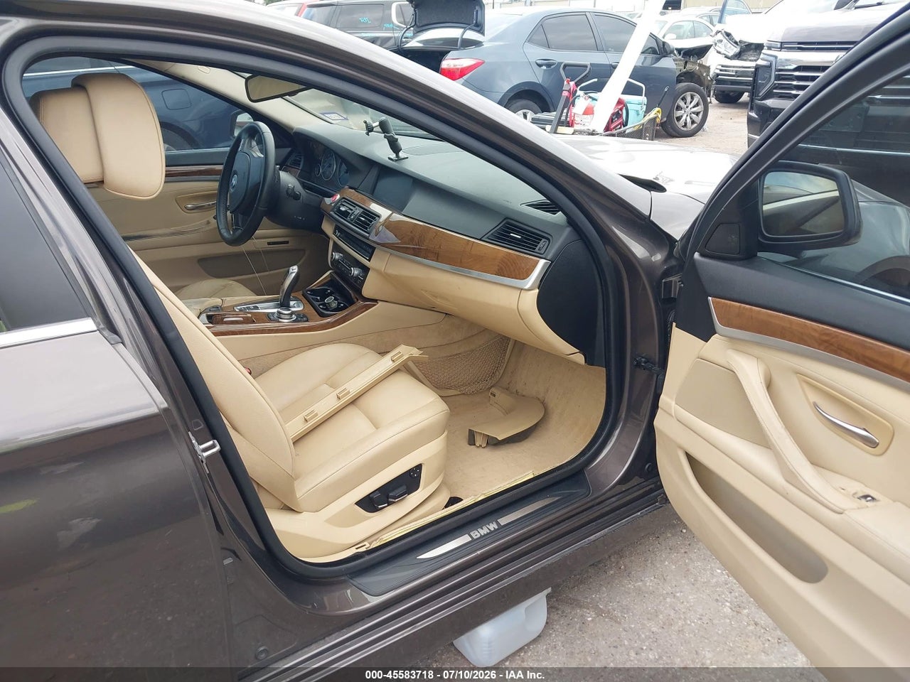 2011 BMW 528I · 5/11