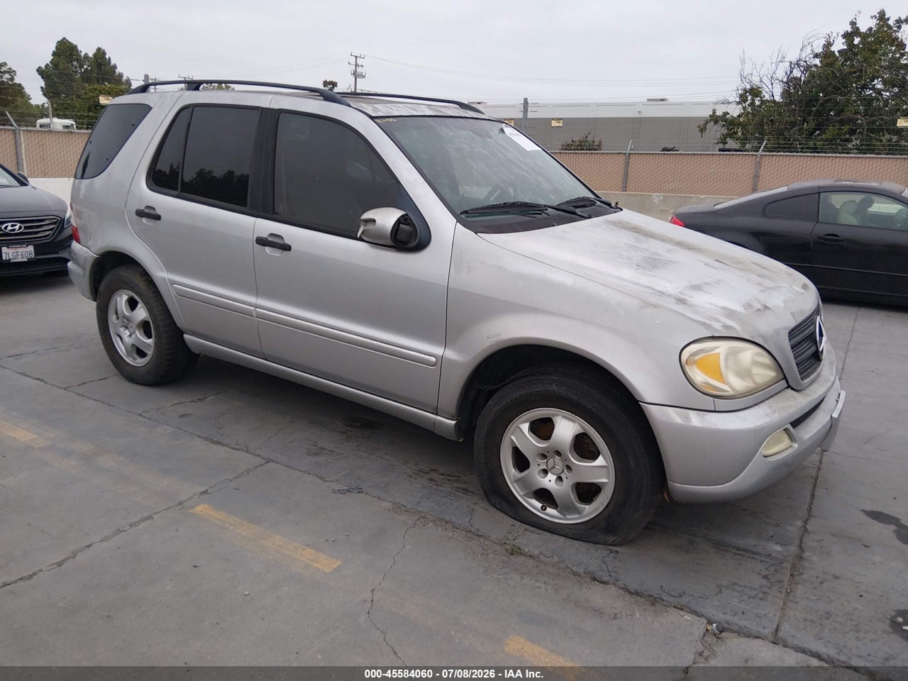 4JGAB54E22A****** · 2002 MERCEDES-BENZ ML 320