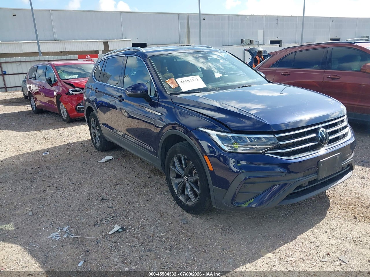 3VV3B7AX2NM****** · 2022 VOLKSWAGEN TIGUAN 2.0T SE