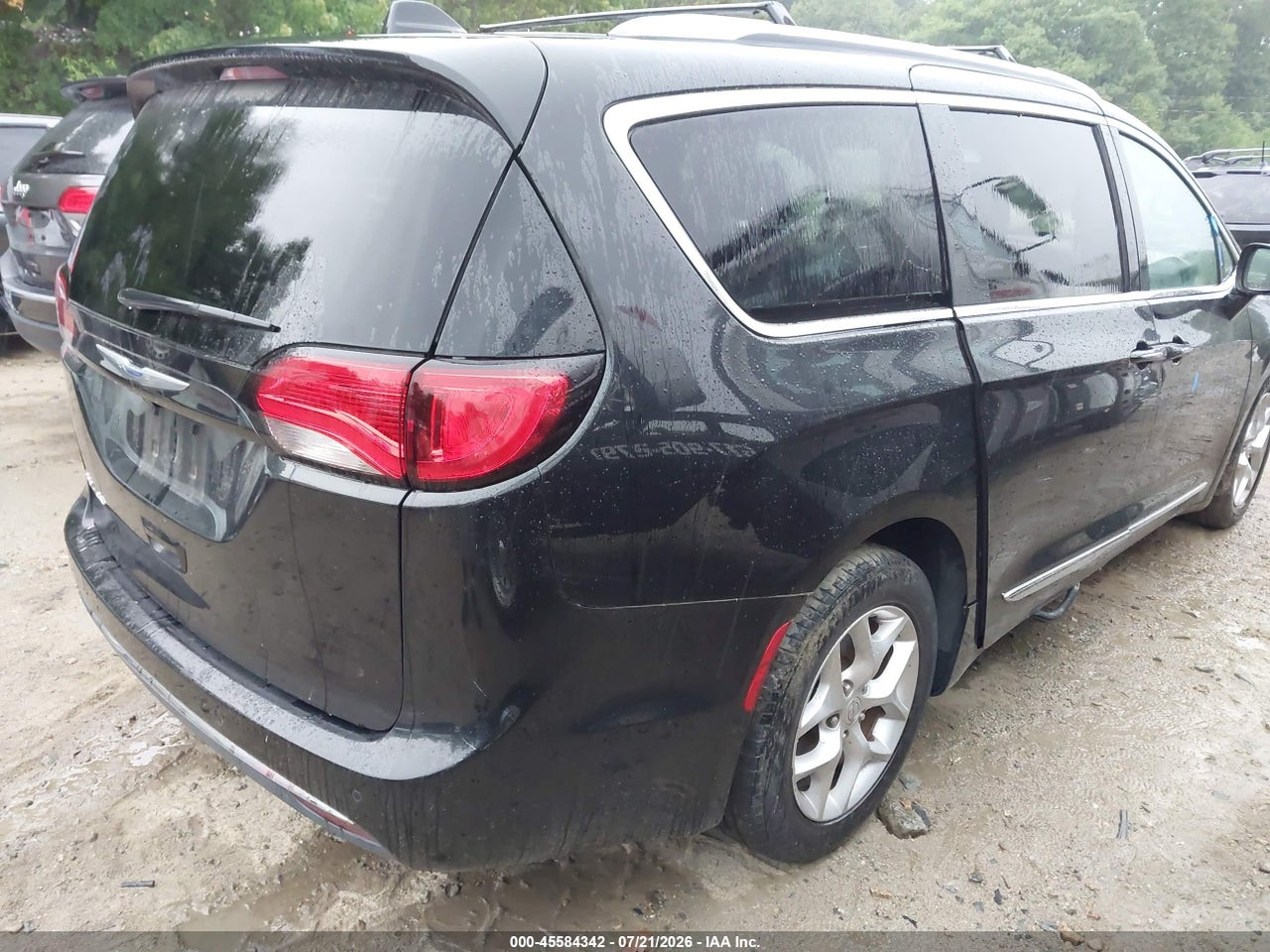 2018 CHRYSLER PACIFICA TOURING L PLUS · 4/11